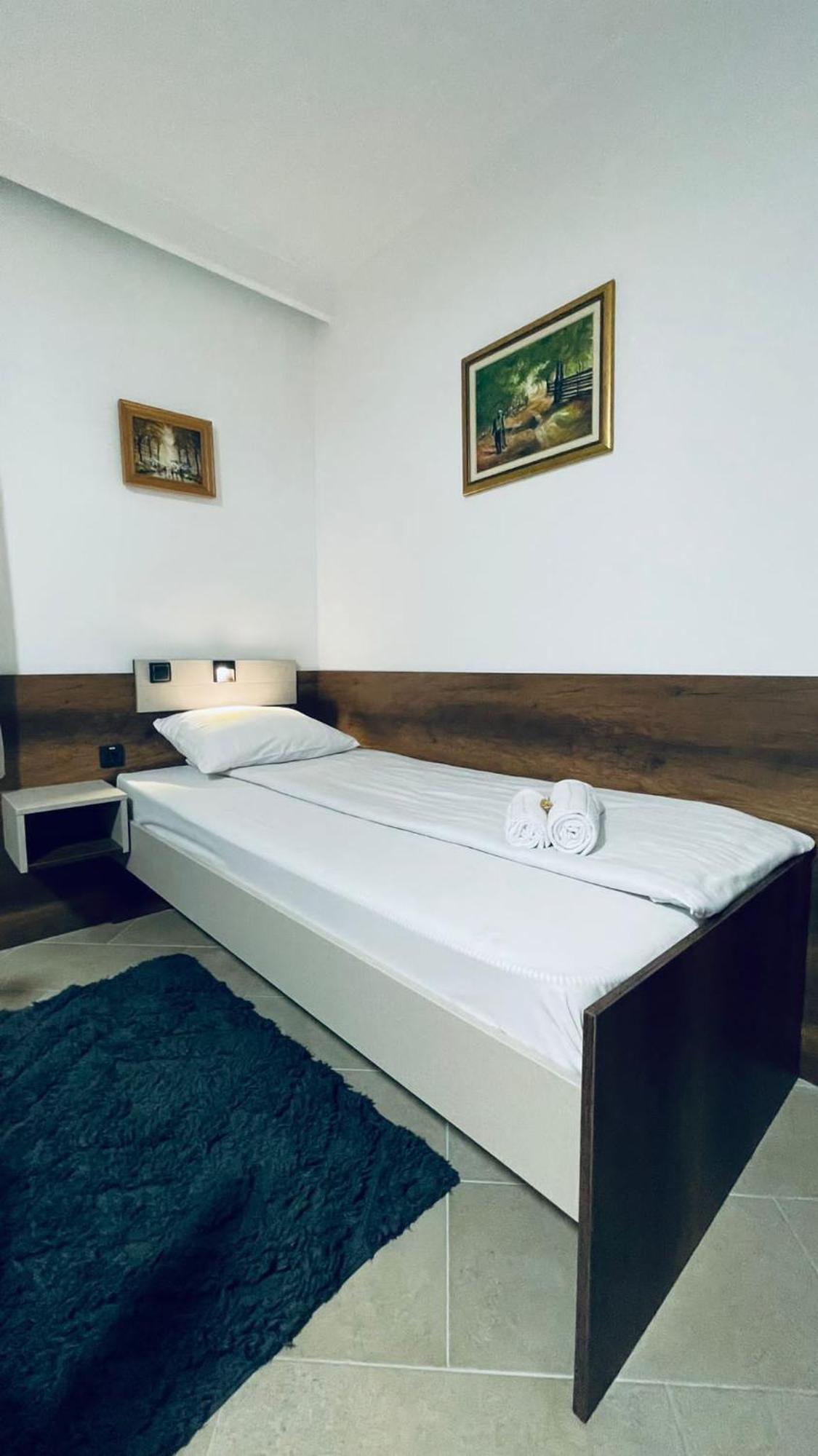 Kollar D Guest House - Prenociste Rooms Subotica Exterior foto
